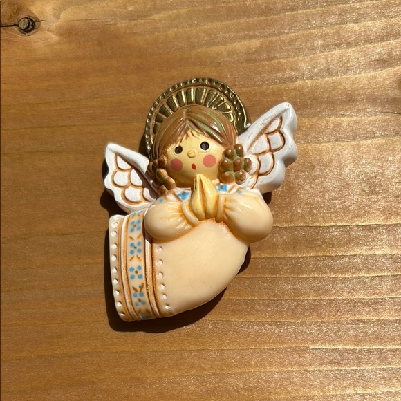 Hallmark Jewelry - Hallmark Cream and Brown Angel Brooch